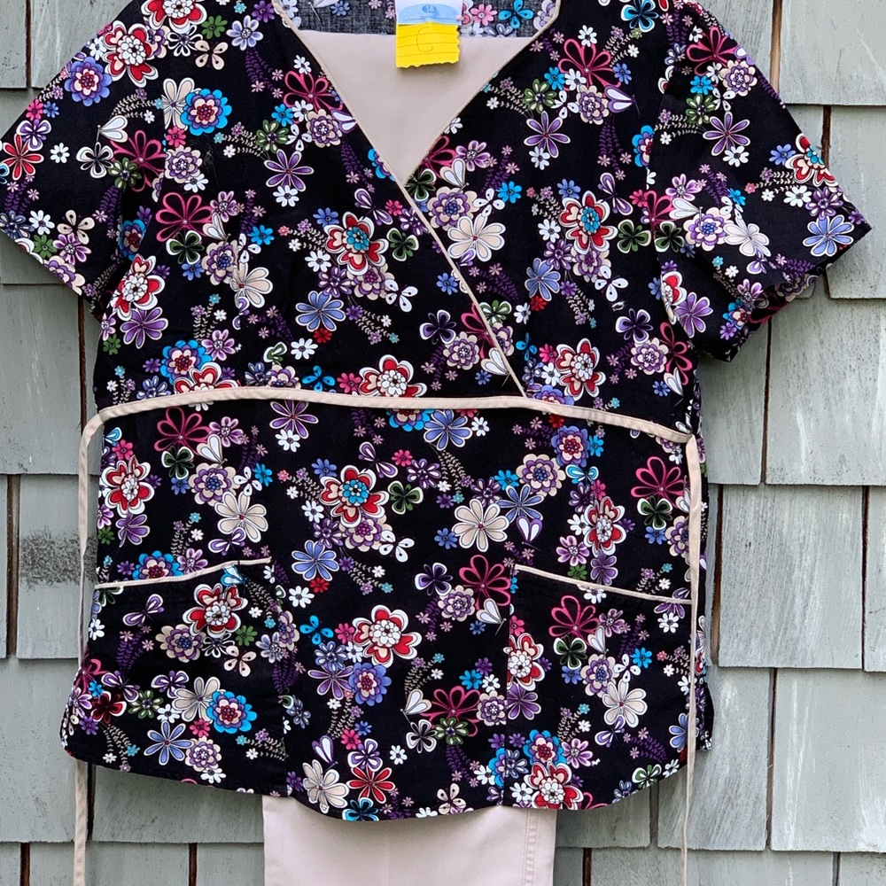 Scrub set